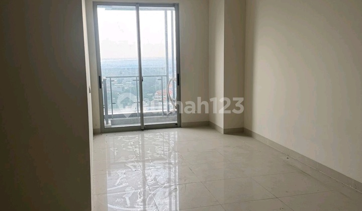 For Rent Grand Sungkono Lagoon Tower Caspian 26th Floor, 74M², Unfurnished, Near Pakuwon Mall, West Surabaya.