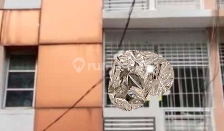 Shop house for sale quickly, Sunter Metro, cheap negotiable.