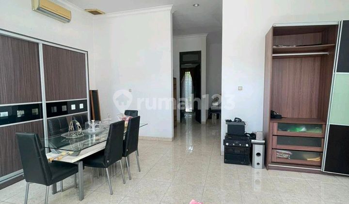 Ivory Parkview House 9x17 2.5 floors, 4 bedrooms, 3 bathrooms, 3300 watt electricity. 2