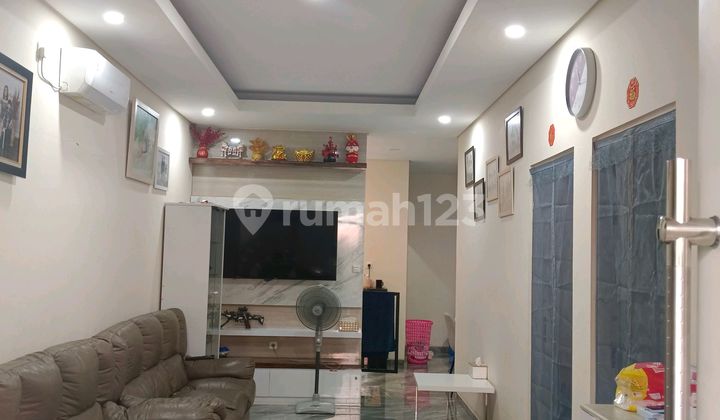 Jual Segera, Rumah Bagus Sekali 6x16 1,5lantai 3kmr.2kmr ******** 1 Mobil.