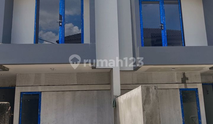 Rumah Gress Baru Cibubur 5x14 2lt 3kmr.2kmr Mandi.kpr Oke Di Bantu. Rumah Gress Baru Cibubur 5x14 2lt 3kmr.2kmr Mandi.kpr Oke Di Bantu.