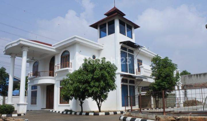 Dijual Rumah Megah Dengan Halaman Luas 2