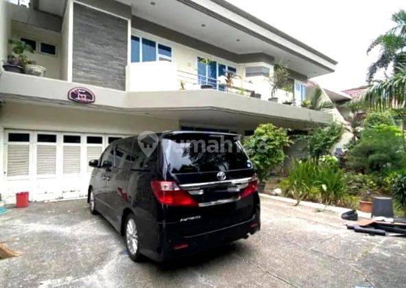 Rumah Mewah Puri Indah ada Pool Cantik Jakarta Barat Permata Buana 1