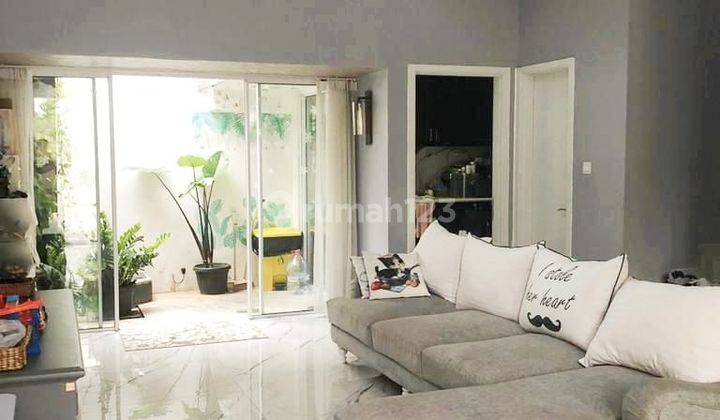 Rumah Riviera Puri Semi Furnish Cantik Murah  2