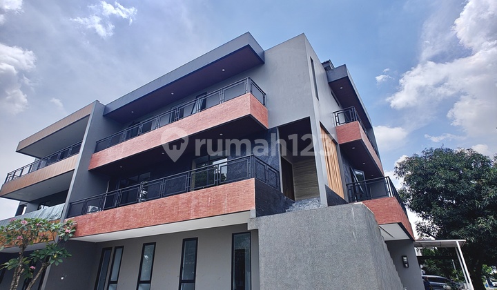 Rumah Alam Sutera Feronia Brand New Bangunan Mandiri Cantik Lift Semi Furnish