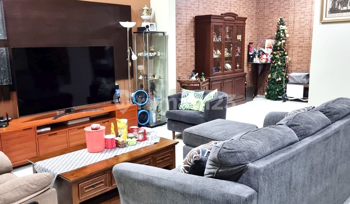 Modernland Madrid House Semi-Furnished Neat Beautiful Tangerang 2