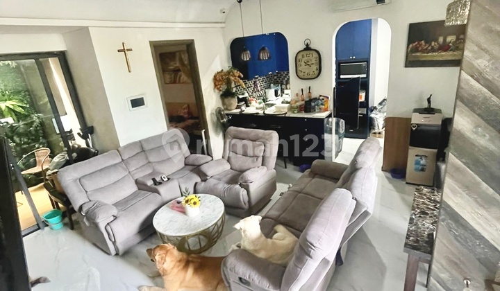 Beautiful Semi-Furnished House at BSD Caelus Greenwich Park, Tangerang 2