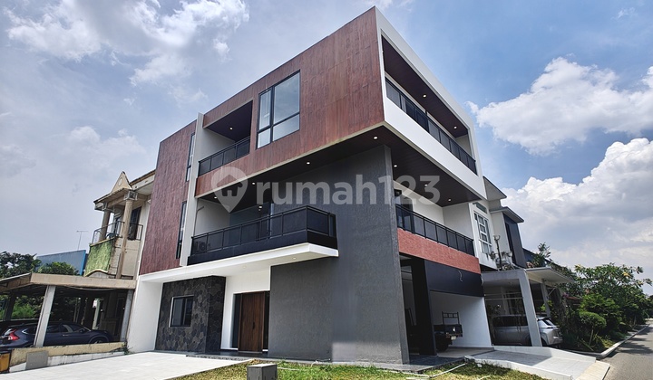 Rumah Alam Sutera Flamboyan Brand New Bangunan Mandiri Lift Semi Furnish