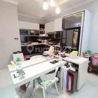 Rumah Dengan Arsitektur Dalam Yang Bagus, Taman Villa Meruya, Jakarta Barat 2