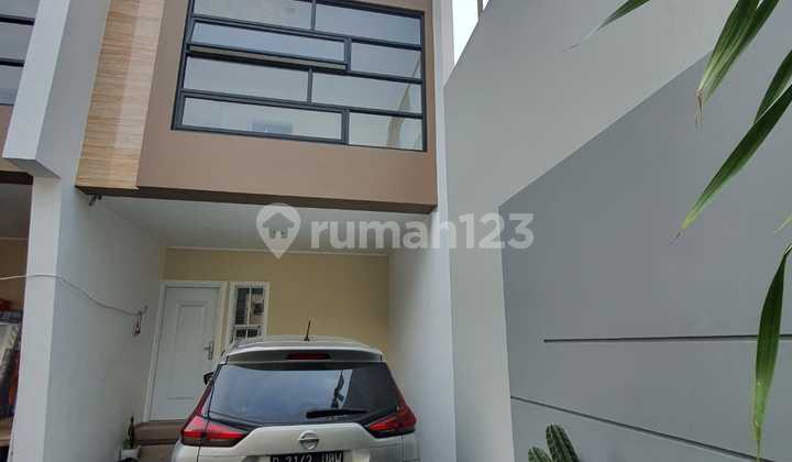 Town House Strategis Dan Terbatas, Tomang, Jakarta Barat 1