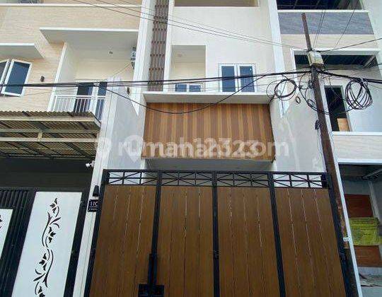 Rumah Minimalis Modern Baru, Tomang, Jakarta Barat 1