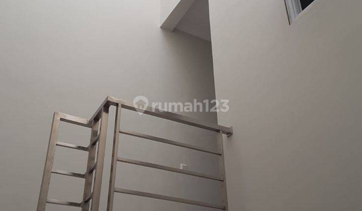 Rumah Minimalis Modern Baru, Tanjung Duren, Jakarta Barat 2