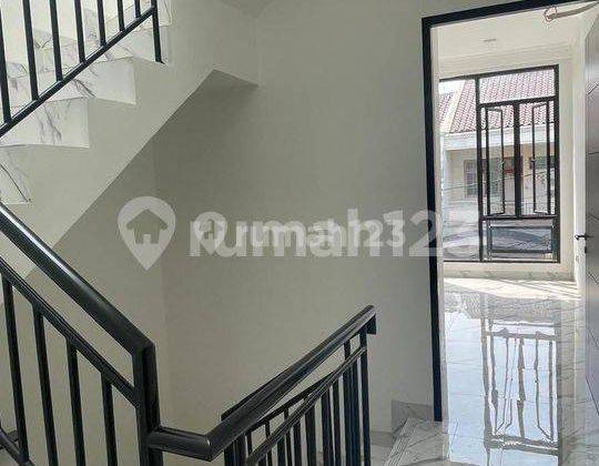 Rumah Minimalis Modern Baru, Pilar Kedoya, Jakarta Barat 2