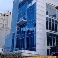 Gedung Perkantoran 5 Lantai, Menteng, Jakarta Pusat