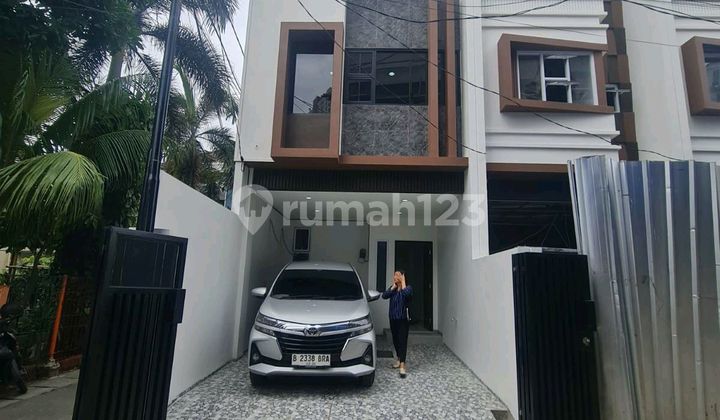 Rumah Baru Jalan 2 Mobil Harga 1 Mobil, Tanjung Duren, Jakarta Barat 2