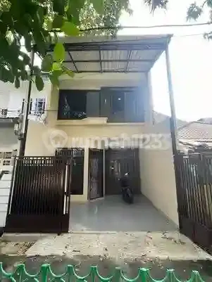 Rumah Dalam Kondisi Terawat Baik, Tanjung Duren, Jakarta Barat