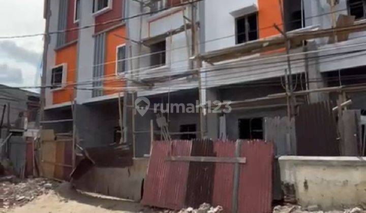 Rumah Baru Minimalis Modern, Tanjung Duren Selatan, Jakarta Barat 1