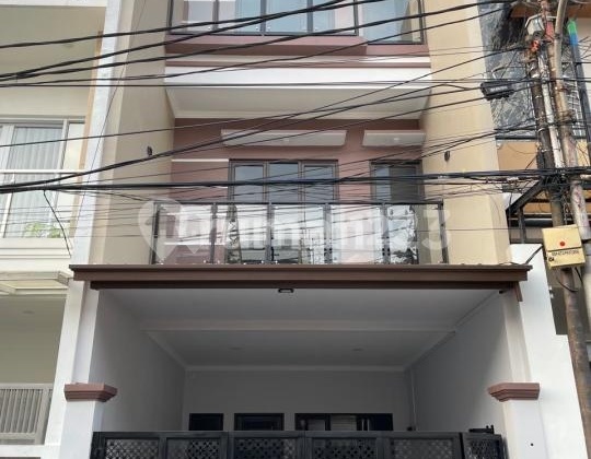 Rumah Cantik Lokasi Sangat Strategis, Pasar Baru, Jakarta Pusat