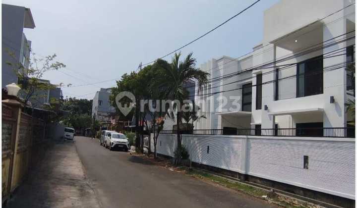 Rumah Second Dalam Kondisi Terawat, Tanjung Duren, Jakarta Barat 2