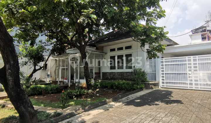 Rumah dengan Tanah yang Luas, Mangga Besar, Jakarta Barat Rumah dengan Tanah yang Luas, Mangga Besar, Jakarta Barat