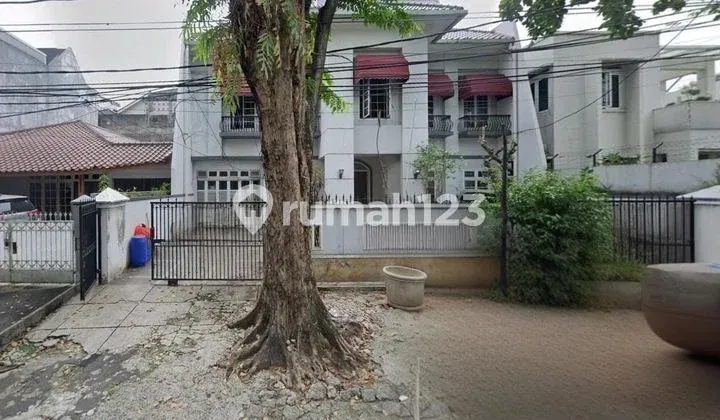Rumah Mewah Lokasi Sangat Strategis, Kebayoran Baru, Jakarta Selatan