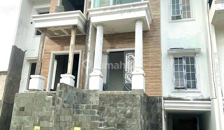 Townhouse 3 Lantai Bagus SHM Di Jakarta Selatan 1