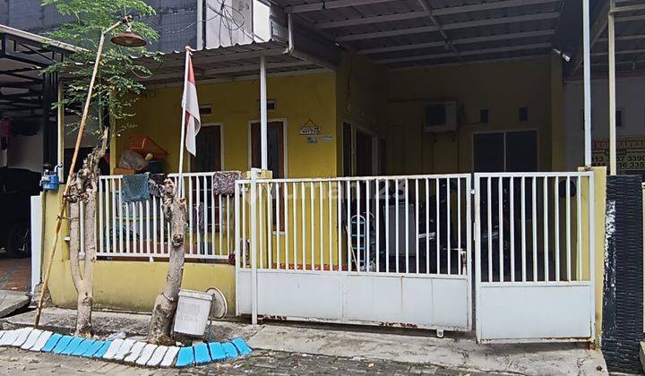 Rumah Bagus Unfurnished SHM di Perumahan Omah Kapuk Indah, Pasuruan