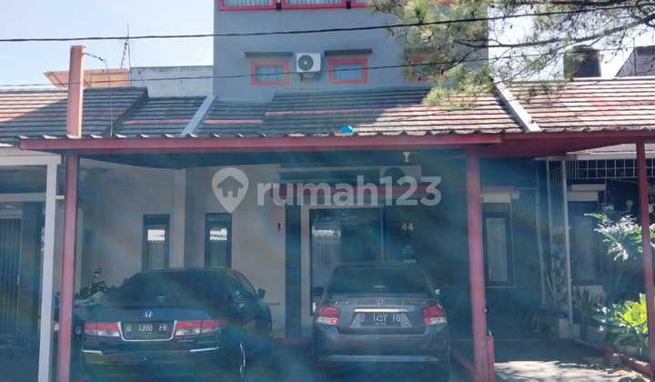 Strategic House in Grand Sharon, 3 Floors, Ready to Occupy