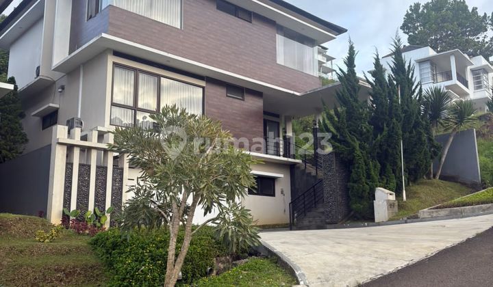 Rumah Mewah di Dago Pakar, View Bandung & SHM Rumah Mewah di Dago Pakar, View Bandung & SHM