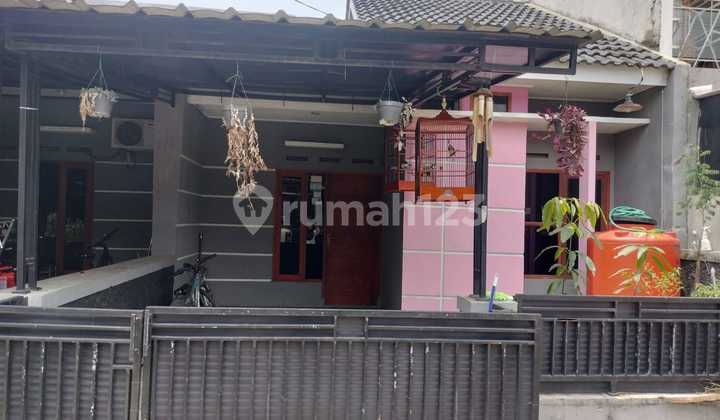 Ready-to-Occupy House in Villa Cilame, West Bandung