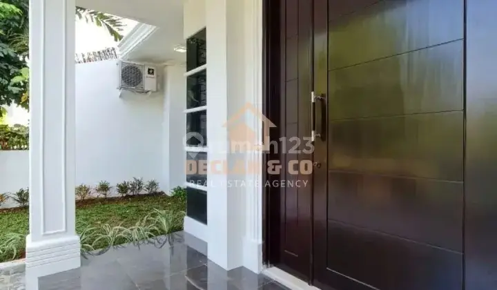 Rumah modern dalam kompleks elit di lebak bulus 2