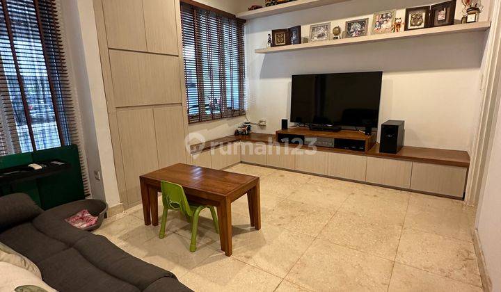 Rumah Cozy 2 Lantai Furnished Dengan Private Garden di Kompleks Elit Lebak Bulus 2