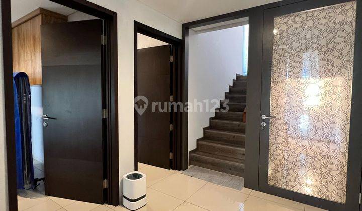 Rumah 2 Lantai Luxurious Lokasi Strategis Bisa Nego 1