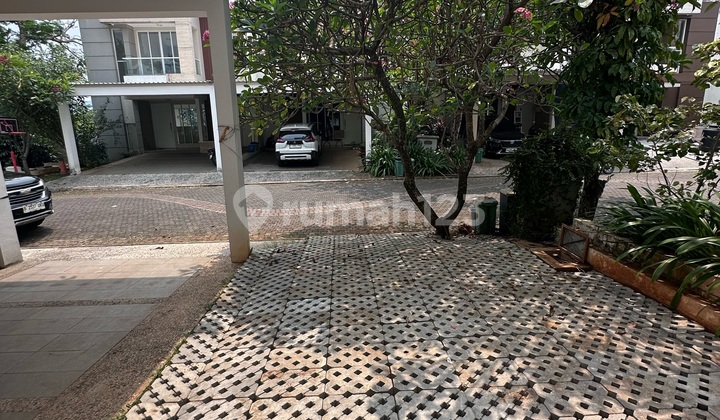 For Rent Ready-to-Occupy House in an Elite Cluster in Lebak Bulus Near MRT 2