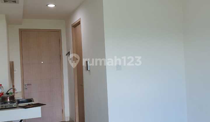 Very cheap... Selling at a loss. Strategic location near Teraskota Mall, Sinar Mas School, and a dead-end station near Eka Hospital.