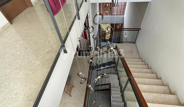 Rumah Super Mewah di Lyndon Navapark, Lokasi Bagus dan Strategis, Dekat ke The Breeze, Aeon Mall, Pusat Bisnis , Ada Botanical Park bisa Jogging, Area Piknik dan Lainnya,Yo 2