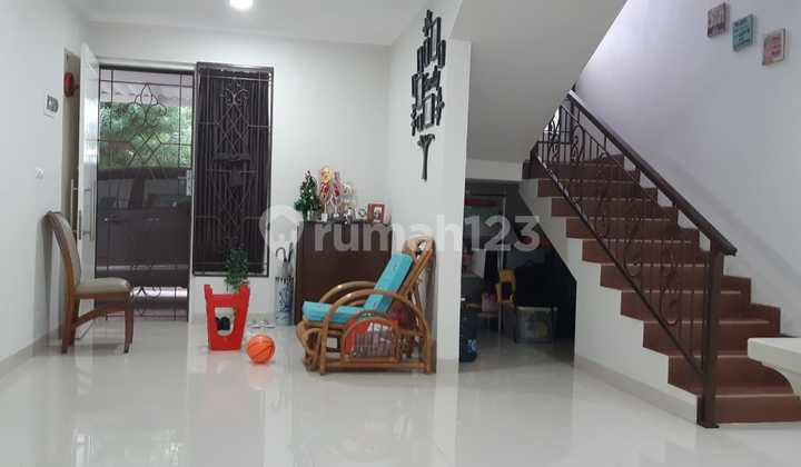 Runah Hoek Cluster Oleaster , Dekat Mal Sms, Semi Furnished, Hadap Selatan, Cakep, Yo 2