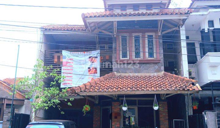 Dijual Rumah 3lantai Strategis di jl Utama Antapani 1