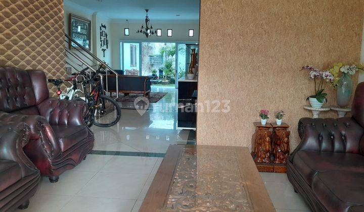 Rumah Bagus Siap Huni 2 Lantai Cozy di Lgenda Wisata 2