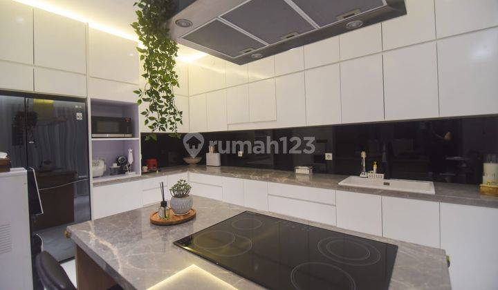 Rumah Bagus 2 Lantai Furnished Di Cluster Baru Kota Wisata 2