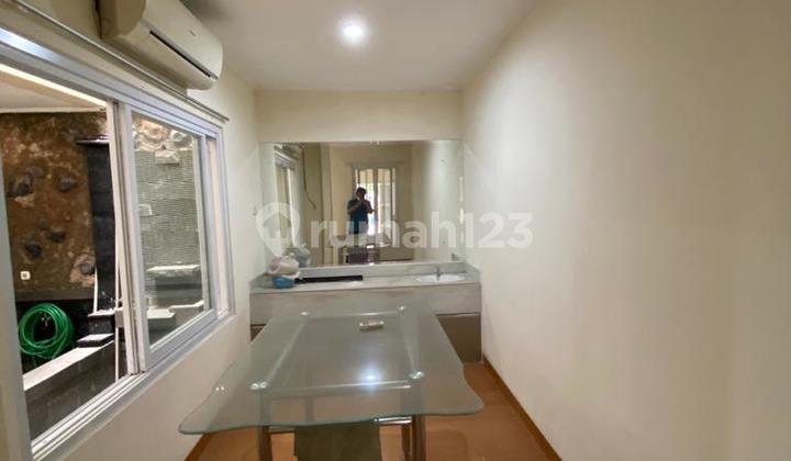 Rumah Bagus Siap Huni Semi Furnished di Kota Wisata 2