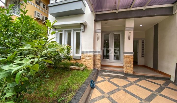 Rumah Bagus Siap Huni Semi Furnished di Kota Wisata 1