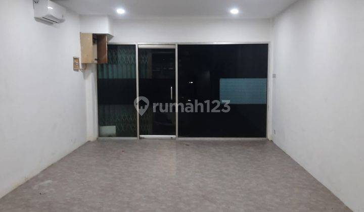 Di Sewakan Ruko Komersil 3 Lantai Kawasan Pusat Bisnis di Lokasari Mangga Besar Jakarta Barat. Lokasi Sebelah Bank Central Asia Bca Lokasari Negoo 2