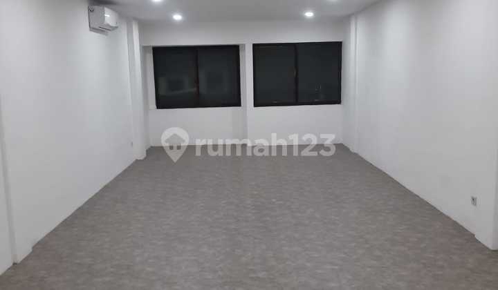 Di Sewakan Ruko Komersil 3 Lantai Kawasan Pusat Bisnis di Lokasari Mangga Besar Jakarta Barat. Lokasi Sebelah Bank Central Asia Bca Lokasari Negoo 5