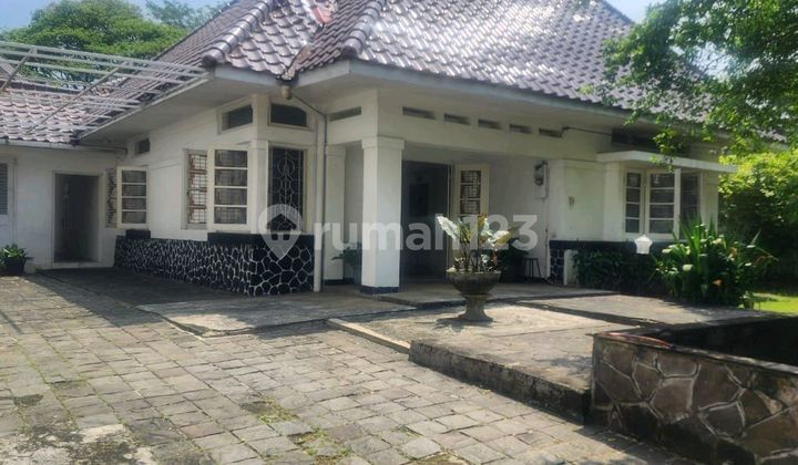 For Sale: Move-in Ready House in Menteng with Freehold Certificate, Minimal Renovation Needed. SHM (Certificate of Ownership) at Jl. Mendut No. 6, Pegangsaan, Menteng, Central Jakarta City, DKI Jakarta, Indonesia, 10320, Menteng.