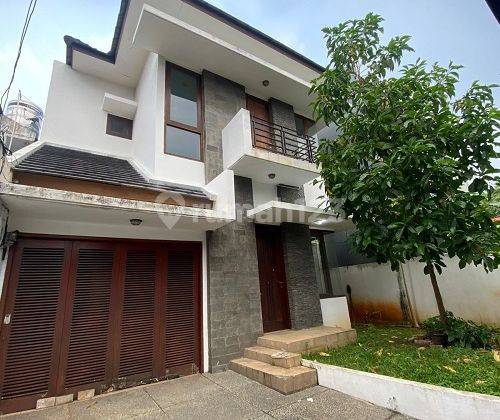 Rumah Cempaka Putih 200m2 Hadap Timur, 2 Lantai, Sangat Nyaman.. 1