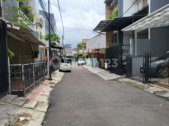 Dijual Rumah Kelapa Gading 102m2 Hadap Utara, 2 Lantai, Lokasi Bagus.. 2