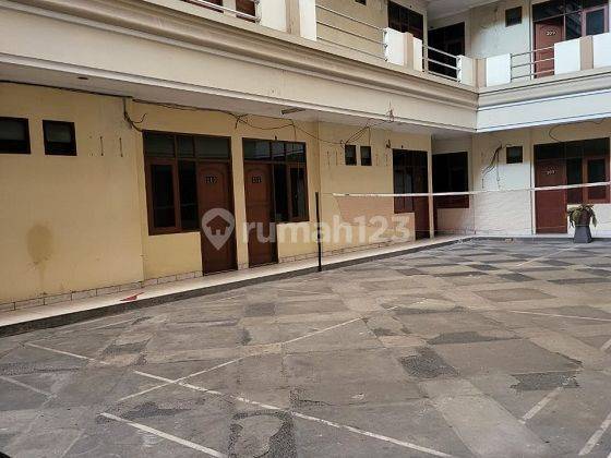 Dijual Rumah Jakarta Selatan Kuningan Luas 1000m2 Hadap Barat, 3.5 Lantai, Strategis 2