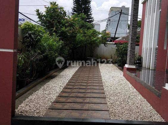 Dijual Rumah Hook Tanjung Duren Luas 319m2, 2 Lantai, 4 Kamar 2