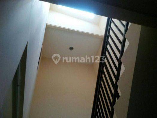 Dijual Rumah Sunter Karya Selatan, Luas 68m2, 3 Lantai, 5 Kamar 2